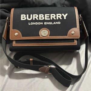 Burberry Authentic Messager Bag